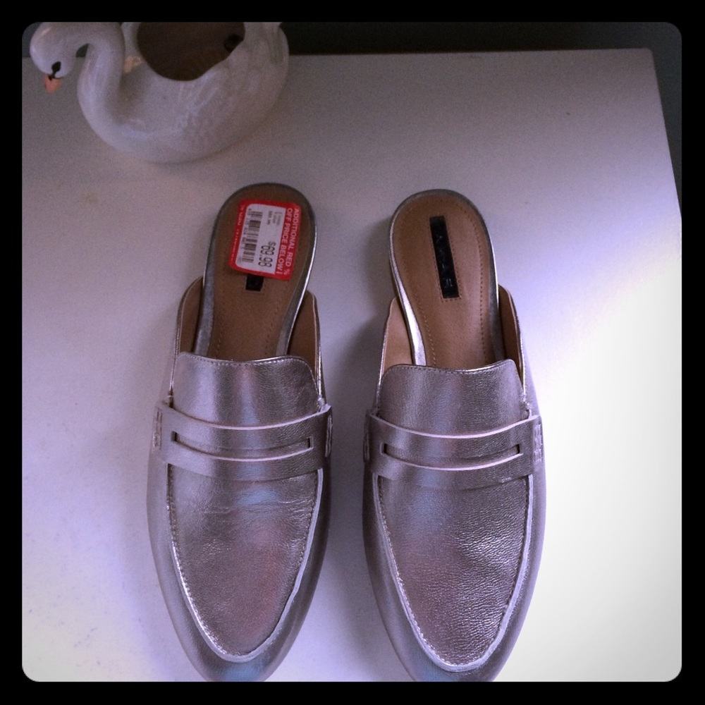 TAHARI Flora Mule Slip On Pewter Size 8